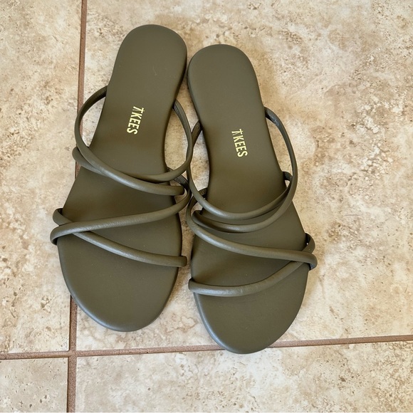 Tkees Sloan Slide Olive sandals size 8 EUC - Picture 9 of 9